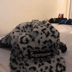 Supreme leopard hat